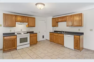 1391-1391 Worcester St #1st Fl, Springfield, MA 01105 - Photo 8