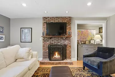 5 Diane Dr, Medway, MA 02053 - Photo 8