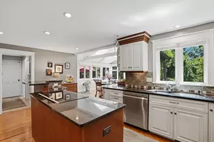 5 Diane Dr, Medway, MA 02053 - Photo 4