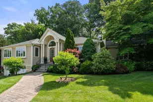 120 Cynthia Rd, Newton, MA 02459 - Photo 2