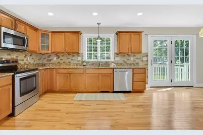 8-10 Begley St #10, Agawam, MA 01001 - Photo 12