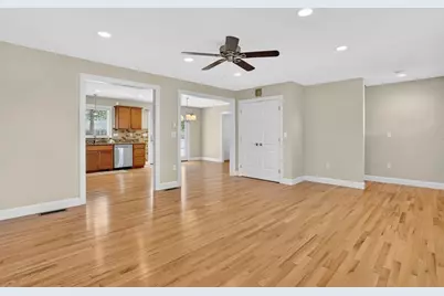 8-10 Begley St #10, Agawam, MA 01001 - Photo 4