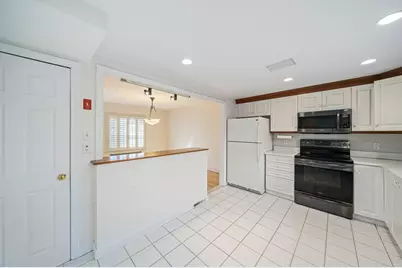 93 Lincoln Rd, Medford, MA 02155 - Photo 8