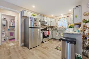 8 Union St, North Brookfield, MA 01535 - Photo 2