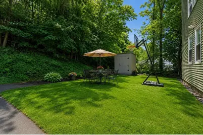 576 Franklin St, Worcester, MA 01608 - Photo 36