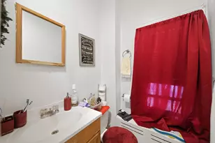 133 Oak St, Holyoke, MA 01040 - Photo 16