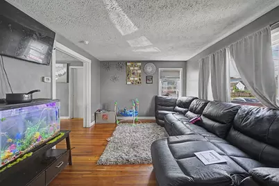 23 Jenness St, Springfield, MA 01104 - Photo 4