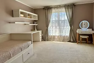 608 Pinewood Dr, Longmeadow, MA 01106 - Photo 16