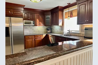 608 Pinewood Dr, Longmeadow, MA 01106 - Photo 10