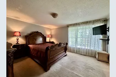 608 Pinewood Dr, Longmeadow, MA 01106 - Photo 12