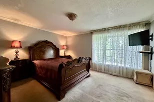 608 Pinewood Dr, Longmeadow, MA 01106 - Photo 12