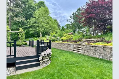608 Pinewood Dr, Longmeadow, MA 01106 - Photo 2