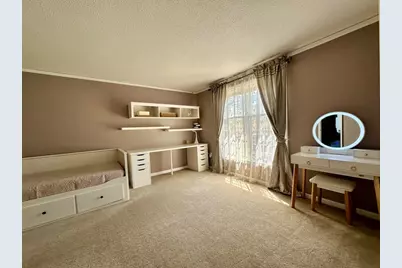 608 Pinewood Dr, Longmeadow, MA 01106 - Photo 20