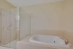 308 Sprucewood Ln, Clinton, MA 01510 - Photo 24