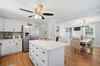 22 Coronet Cir, Agawam, MA 01030 - Photo 4