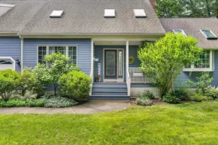 42 Medeiros Ln, Dartmouth, MA 02747 - Photo 2