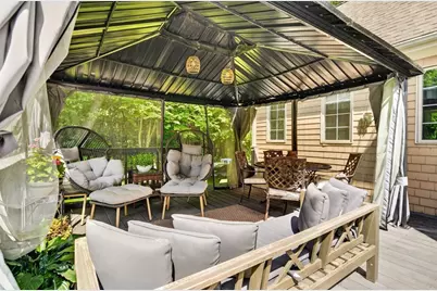 42 Medeiros Ln, Dartmouth, MA 02747 - Photo 4