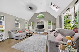 42 Medeiros Ln, Dartmouth, MA 02747 - Photo 20