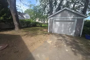 49 Corona St, Springfield, MA 01104 - Photo 2