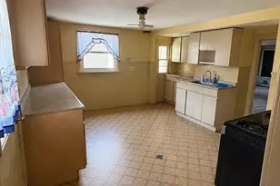 123 Grape St, Chicopee, MA 01013 - Photo 6