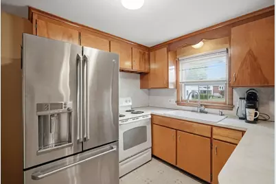 37 Woodcrest Ct, Chicopee, MA 01020 - Photo 18