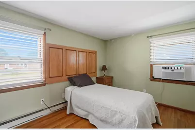 37 Woodcrest Ct, Chicopee, MA 01020 - Photo 6