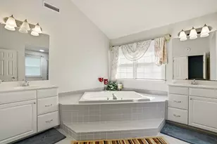 34 Hemingway St, Shrewsbury, MA 01545 - Photo 30