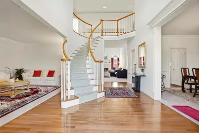 34 Hemingway St, Shrewsbury, MA 01545 - Photo 2