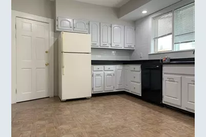 25A Bradbury Ave #2, Medford, MA 02155 - Photo 2