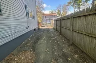 15-17 Otis Ct, Springfield, MA 01119 - Photo 16
