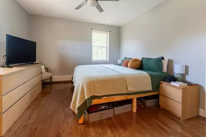33 Hammond Pond Pkwy #4, Brookline, MA 02467 - Photo 6