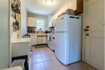 33 Hammond Pond Pkwy #4, Brookline, MA 02467 - Photo 4