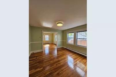 18 Banks St #1, Belmont, MA 02478 - Photo 4