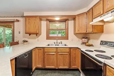 314 Maple St, Winchendon, MA 01475 - Photo 2