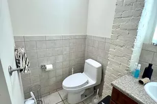 682 E 6th St, Boston, MA 02127 - Photo 16