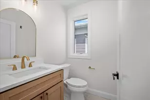 595 Broadway, Somerville, MA 02145 - Photo 12