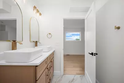595 Broadway #302, Somerville, MA 02145 - Photo 20