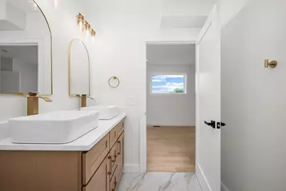595 Broadway #302, Somerville, MA 02145 - Photo 20