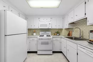 48 Bigelow Ave, Watertown, MA 02472 - Photo 10
