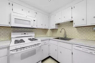 48 Bigelow Ave, Watertown, MA 02472 - Photo 12