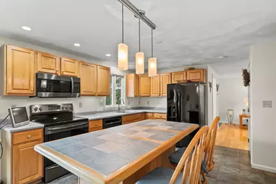 31 Emerald Dr, Lynn, MA 01904 - Photo 12