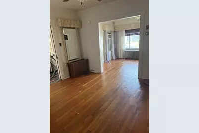 136 Maynard St, Springfield, MA 01109 - Photo 4