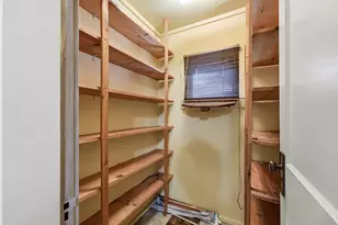 136 Maynard St, Springfield, MA 01109 - Photo 28