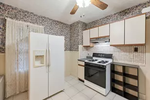 136 Maynard St, Springfield, MA 01109 - Photo 6