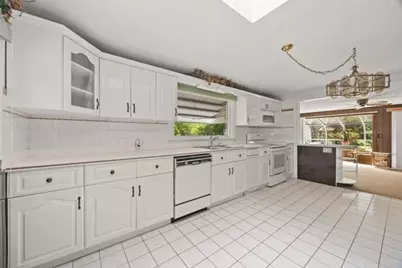 21 South Ave, Taunton, MA 02780 - Photo 8