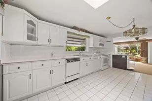 21 South Ave, Taunton, MA 02780 - Photo 8