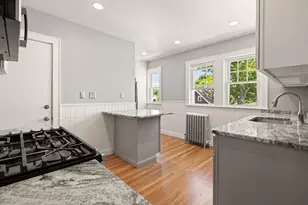 1521 Centre St, Boston, MA 02132 - Photo 6