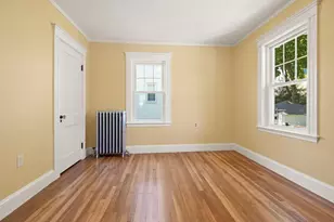 1521 Centre St, Boston, MA 02132 - Photo 8