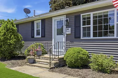 303 College St, Chicopee, MA 01020 - Photo 4