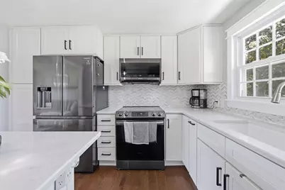 303 College St, Chicopee, MA 01020 - Photo 16